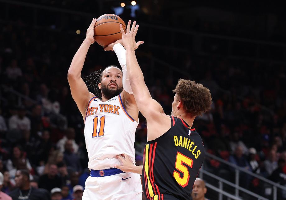 AG体育官方网站-布伦森30+13沃克空砍36分 尼克斯险胜老鹰